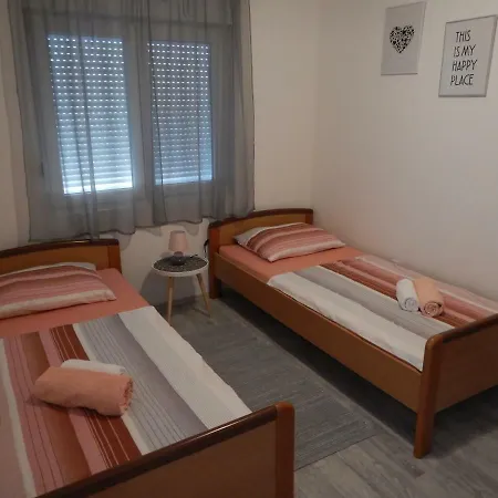 Lägenhet Ivankovic*** Pula