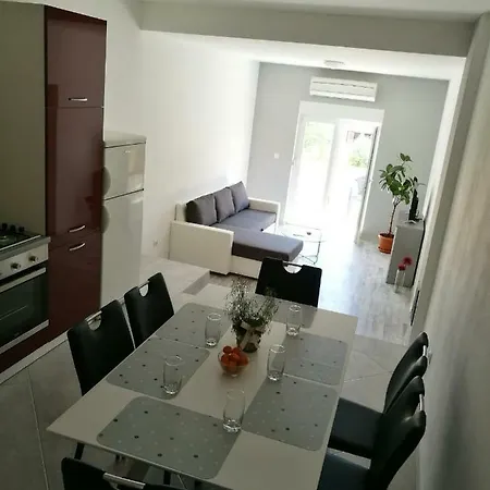Apartment Ivankovic***